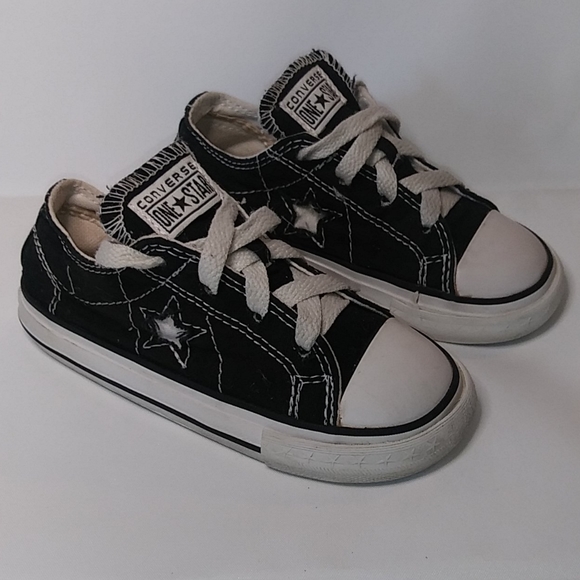 Converse One Star Toddler Low Top Sneaker - Picture 2 of 8